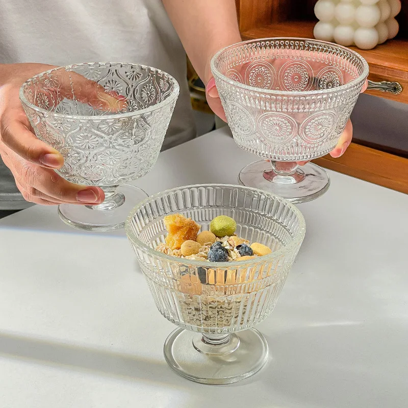 Kitchen Gadgets Vintage - Szklanka vintage z reliefowym wzorem kwiatowym,